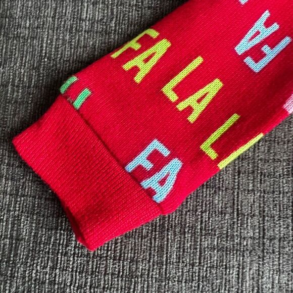 Hanes Infant Tight Fit 2 Piece FaLaLa Christmas Pajama Set Size 6-9 mo Red NWT - Picture 8 of 9